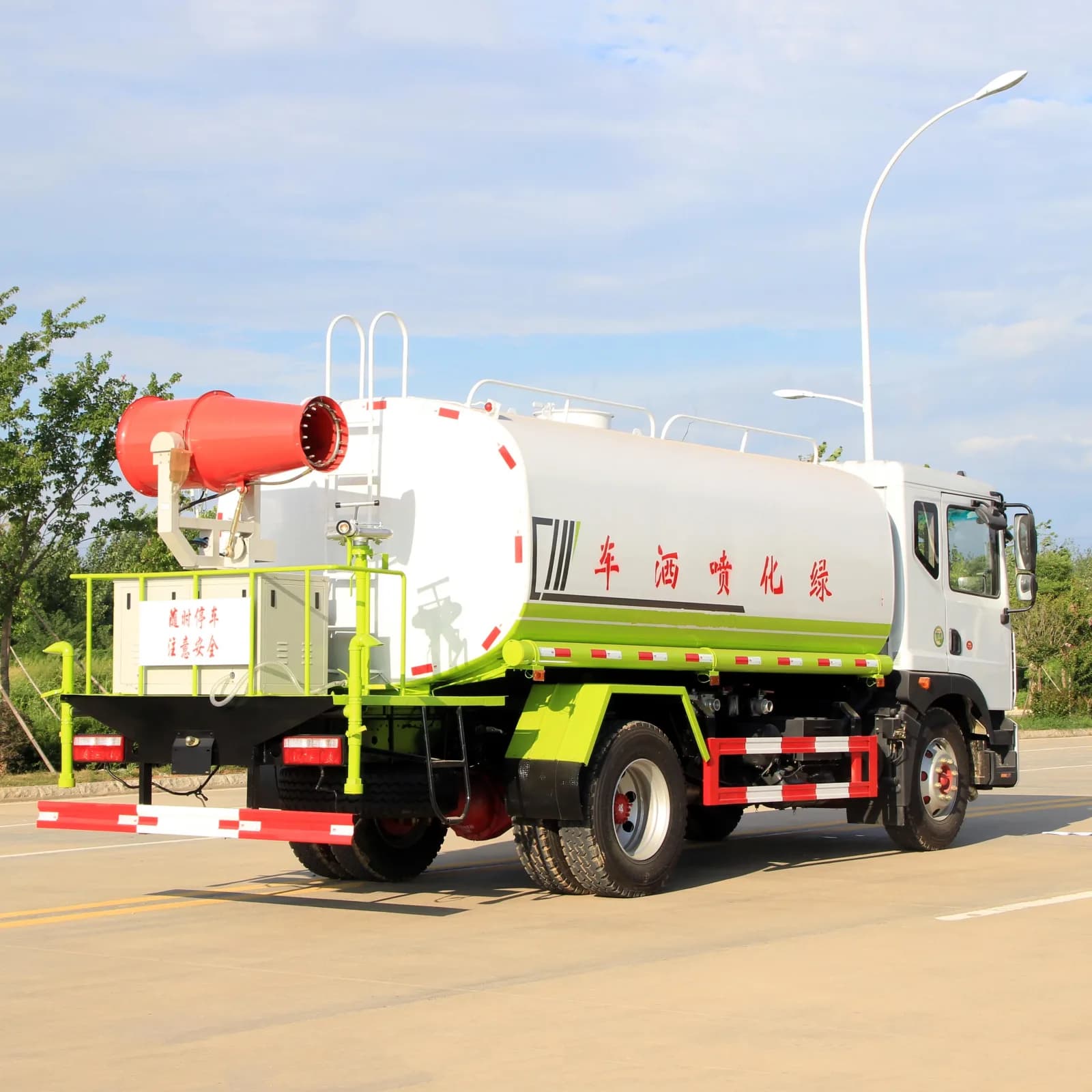 东风 D9 14 方绿化喷洒车
