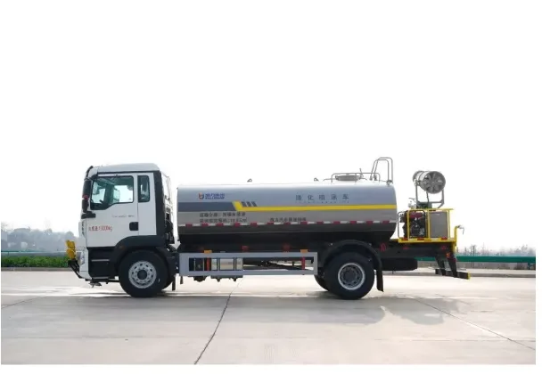 豪沃 15000 升运水车
